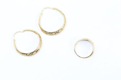 null Half set consisting of a ring and a pair of earrings in 18k (750) yellow gold...