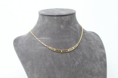 null Necklace in 14K (585) yellow gold with falling greek decoration.

Neck size...