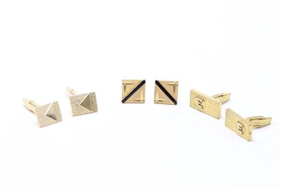 null Set of three pairs of gold metal cufflinks. 