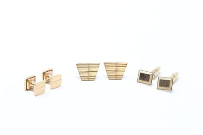 null Set of three pairs of gold metal cufflinks. 