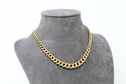 null 18k (750) yellow gold drooping necklace with chain link.

Neck size: approx....