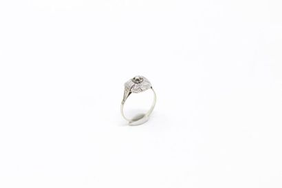 null Ring in 18k (750) white gold and platinum set with a brilliant. 

Finger size...