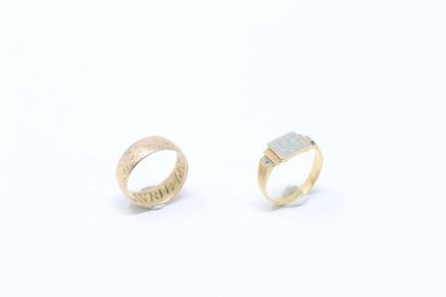 null Ring in 18k (750) yellow gold engraved 6 April 1886 and small JS ciphered signet...
