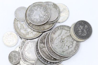 null Lot of French and foreign silver coins. 

Mainly 19th century. 

Weight : 290...