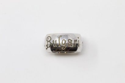 BULGARI BULGARI

Silver ring with a large band engraved "Save the Children".

Signed...