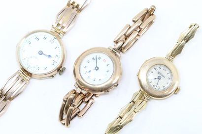 null Set of three ladies' wristwatches, two of them in 9k (375) yellow gold, the...