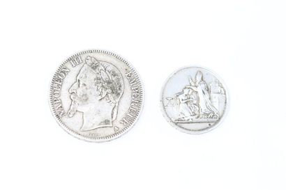 null Pièce en argent de 5 francs Napoléon III tête laurée (1868 A). 

B à TB.

On...