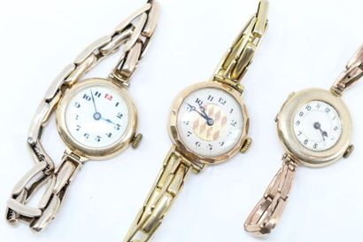 null Set of three ladies' bracelet watches in 9k (375) yellow gold.

Gross weight:...