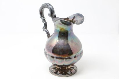 MANANT Louis MANANT Louis 

Silver pitcher (Minerva), the base is gadrooned.



Weight:...