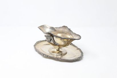 COIGNET Louis COIGNET Louis 

Silver gravy boat (Minerva), the holds in acanthus...