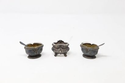null Pair of saltcellars and their small silver spoons (Minerva) with leaf decoration,...