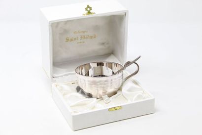 SAINT-MEDARD SAINT-MEDARD

Cup and its small silver plated metal spoon, in its signed...