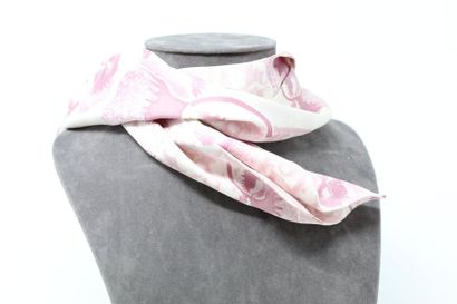 DIOR DIOR 

Pink and white silk twilly with floral prints and oblique Dior. 

Length:...