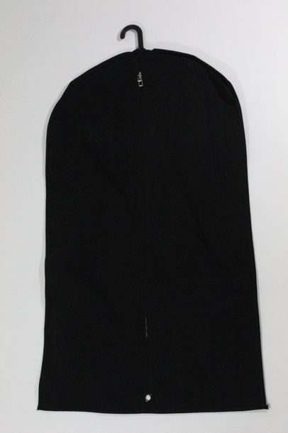 DIOR DIOR 

Black cotton garment bag. 

Size: approx. 100cm 
