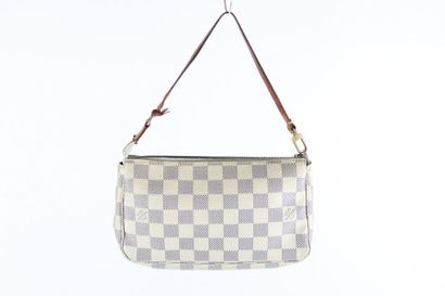 LOUIS VUITTON LOUIS VUITTON 

Accessory" model pouch in grey and white checkerboard...