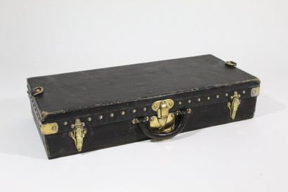 LOUIS VUITTON LOUIS VUITTON 

Rigid case in black leather, signed gilded brass trimmings,...