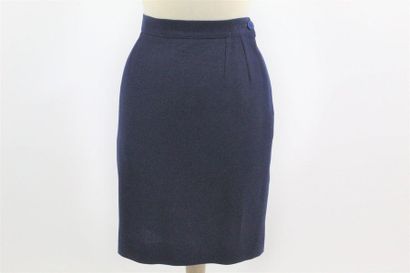 Yves Saint LAURENT YVES SAINT LAURENT Change

Navy blue pinch skirt in wool. 

Circa...