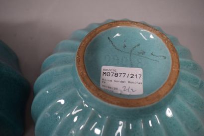 null Alice SORDET BONIFAS (1902-1975)



Deux grands bols côtelés, céramique émaillée...