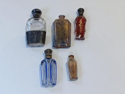 null FRANCE (XIXth century)

Set of five salt flasks.