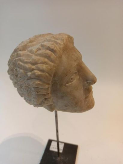 null Marble man's head in the spirit of an antique head, on an iron stand. 20th century.

Height:...