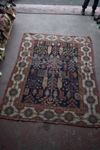 null Very old carpet (North West of Persia),1st part of the 19th century

Dimensions....