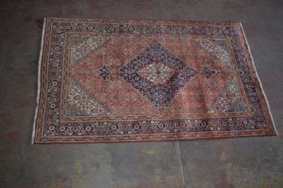 null Tabriz carpet (IRAN),circa 1985.

Dimensions: 302 x 195 cm.

Technical characteristics:...