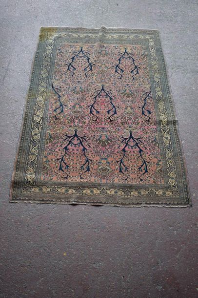 null Nadjafabad carpet (Esfahan region, IRAN), Mid-20th century. 

Size: 180 x 118...