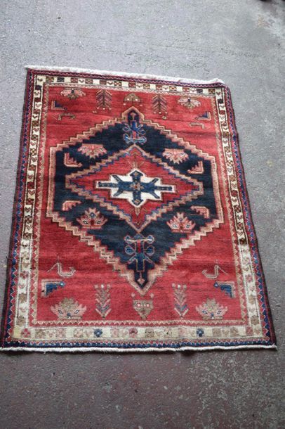 null Koltouk carpet (Hamadan region, IRAN), circa 1985.

Dimensions: 150 x 110 cm

Technical...