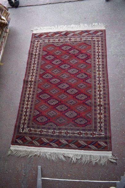 null Russian Yomoud Bukhara carpet, circa 1975.

Size: 197 x 126 cm

Technical specifications....