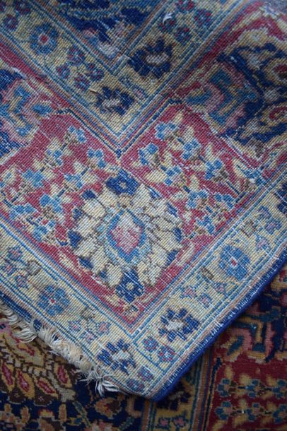 null Large and original Tabriz carpet (North West of IRAN),circa 1980.

Size: 305...