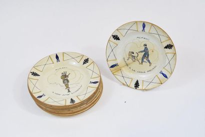 Neuf assiettes plates 