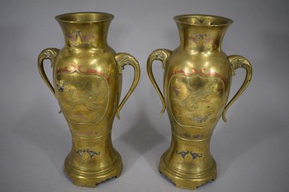 null JAPAN, MEJI Period

Pair of chased bronze baluster vases with polychrome decoration...