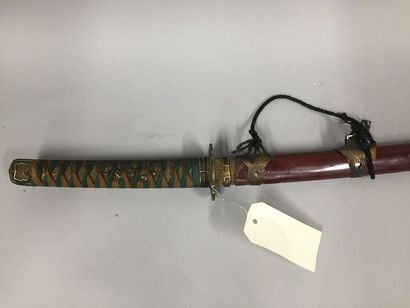 null JAPAN, 20th century

Katana, steel blade, shagreen handle, lacquered bamboo...