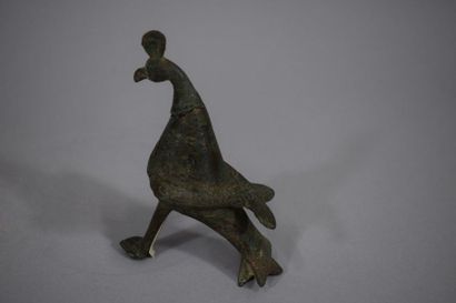 null MOYEN-ORIENT : 

Elément de lampe ou d'aiguière zoomorphe en bronze figurant...