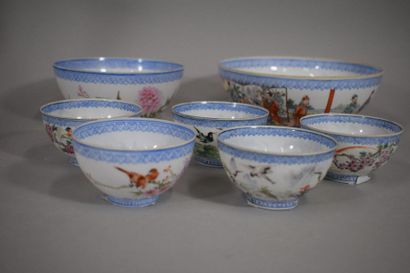 null CHINA, 20th century

Set of seven porcelain bowls with polychrome enamelled...