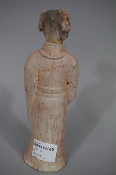 null CHINA

Female character in terracotta with polychrome engoge remains, MING style.

Restorations.

H....