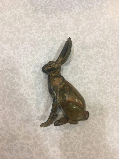 null CHENET Pierre, 20th century

Sitting hare

bronze with brown-green patina, on...