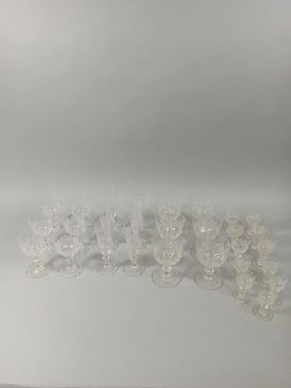 null PART OF THE TABLE SERVICE.

Set of 36 crystal glasses, including six models...