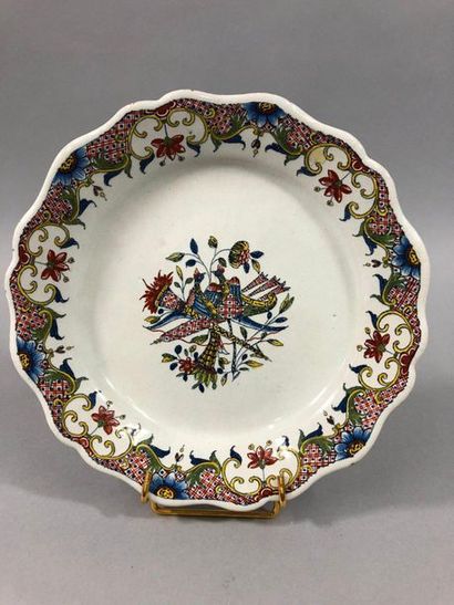 ROUEN 18th CENTURY 
Plate with contoured...