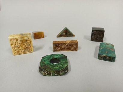 null CHINA - 20th century

A collection of objects comprising seals, pendants and...