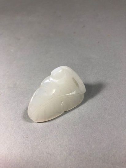 null China

White jade pendant.

First half of the 20th century.