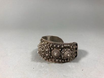 null Cuff bracelet in silver (925) with filigree and granulated decoration.

South...