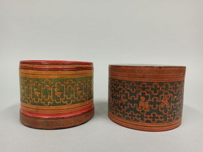 null Thailand - XIX-XXth century

Two circular lacquer boxes with engraved decoration...