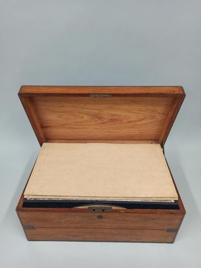 null Travel writing case in walnut, corner reinforcements, hinges and foldable brass...