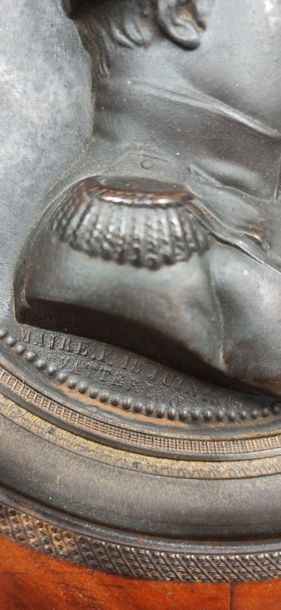 null MAIRE (XIX)

Paire de médaillons en cuivre patiné figurant de bustes formant...
