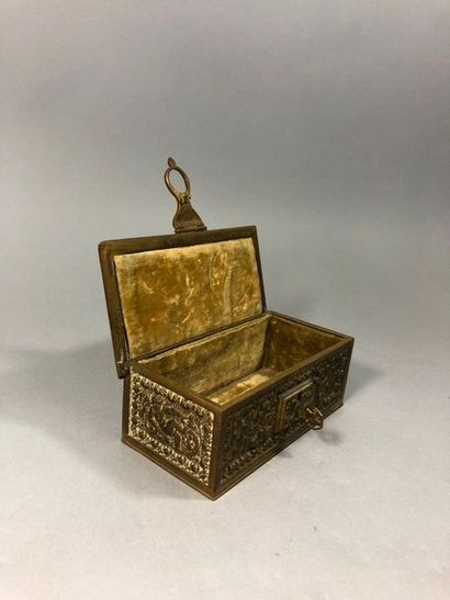 null Rectangular bronze jewelry box with Renaissance style decoration, with putti...