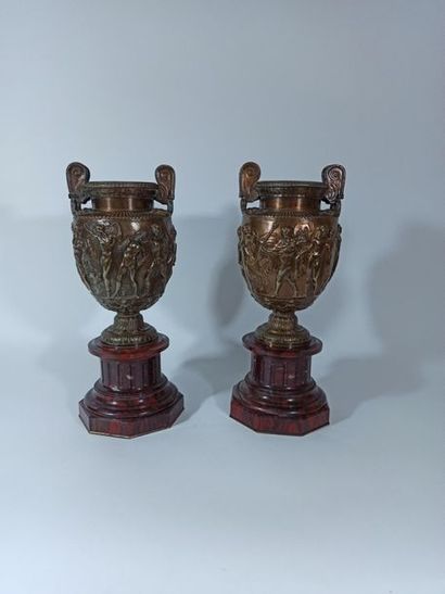 null Ferdinand BARBEDIENNE

Pair of antique bronze vases, the belly decorated in...