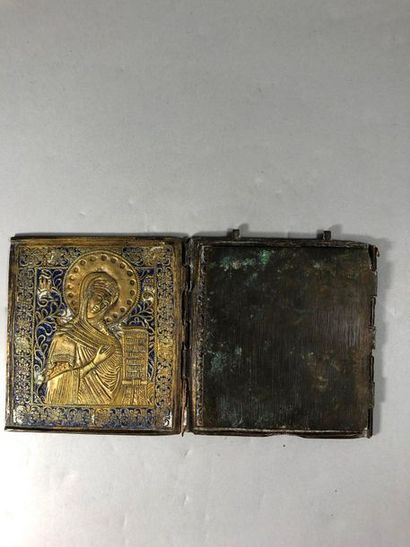 null Enamelled bronze travel icon, 

Triptych representing the Virgin, Christ blessing,...