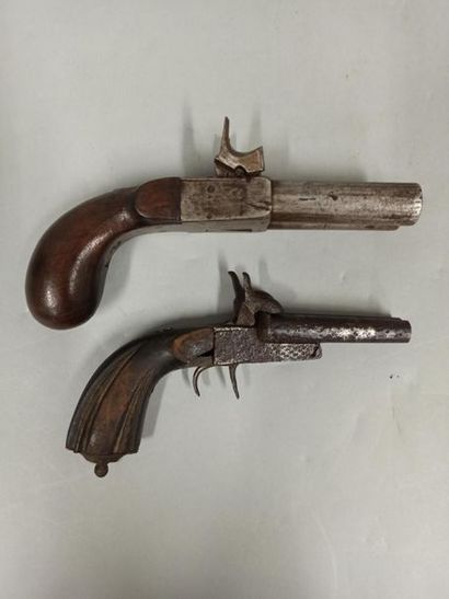 null Lot de deux revolvers à broche:

1/ Calibre 9mm Carcasse gravée (Ne fonctionne...