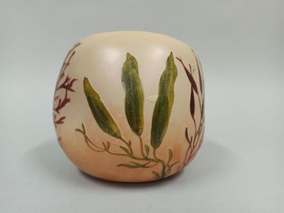 null LEGRAS

Dented spherical vase (splinters, accidents and restorations). Algae...